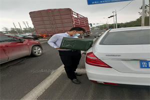 琼中长征汽车道路救援，汽车搭电送油服务